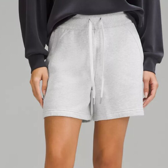 lululemon Scuba High-Rise Short 5" Women's New Heathered Light Grey Size 8 - Picture 1 of 6